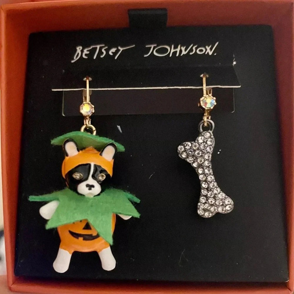 BETSEY JOHNSON Halloween Mismatched Dog in a Pumpkin & Sparkly Bone Earrings NWT - Picture 2 of 6